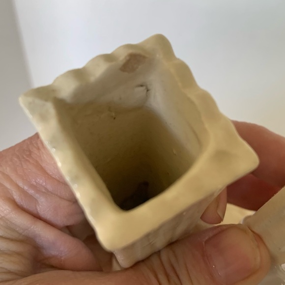 VINTAGE JAPANESE VASE | Fluted Edged Three Finger Vase with Floral Motifs - Picture 4 of 7